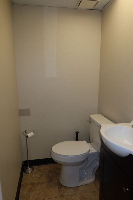 160 Desiree Lane - Photo 2 of 34