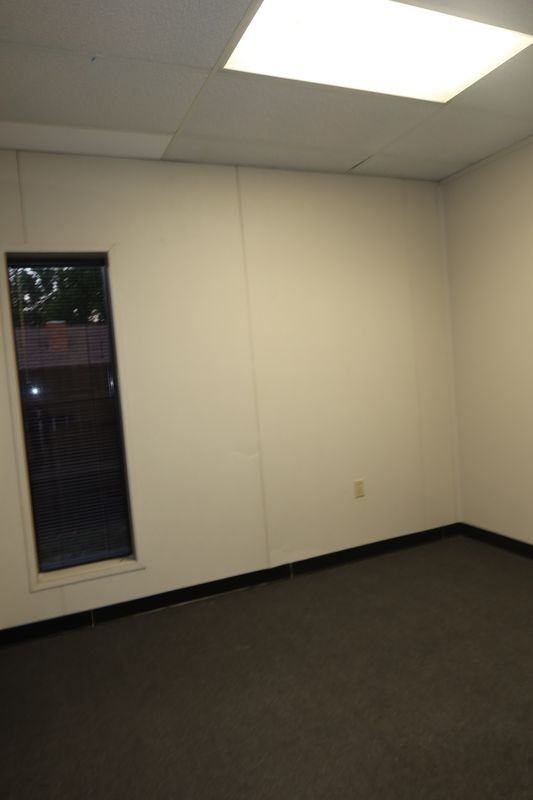 160 Desiree Lane - Photo 3 of 34