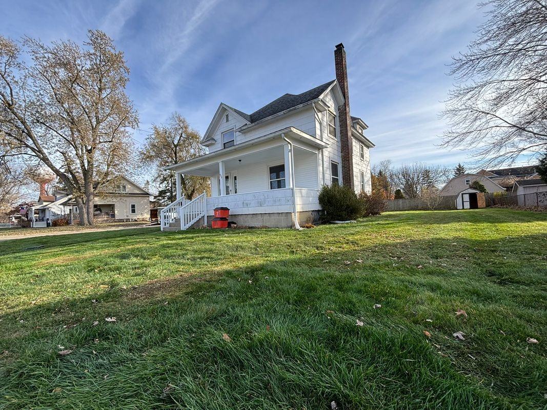 428 Ideal Avenue - Photo 6 of 8