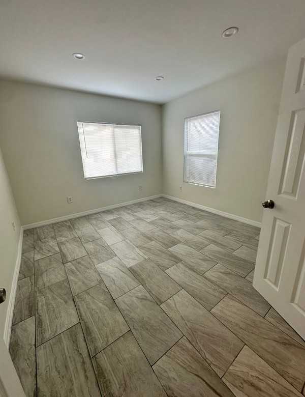 731 West 99th Street - Photo 3 of 12