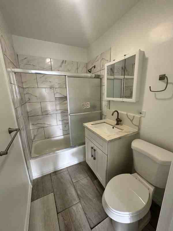 731 West 99th Street - Photo 5 of 12