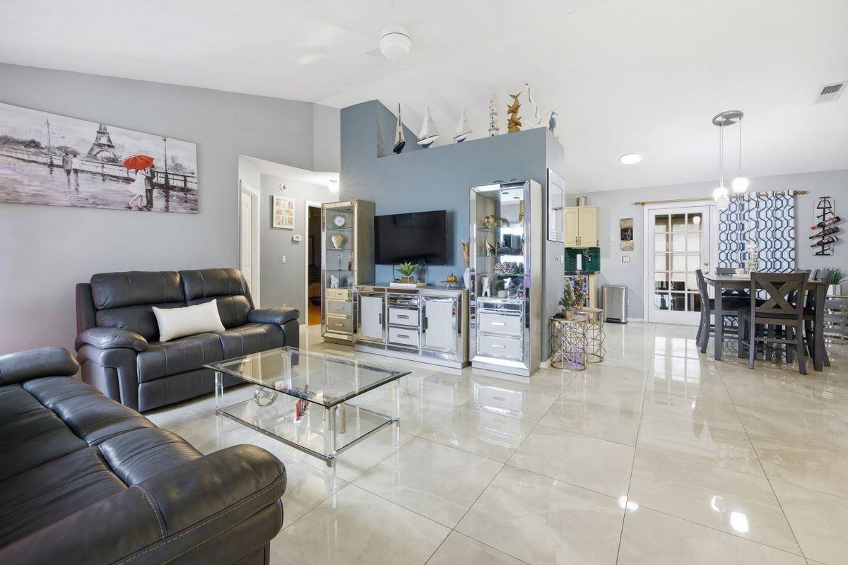 7770 Southwest 63rd Avenue Road - Photo 2 of 5