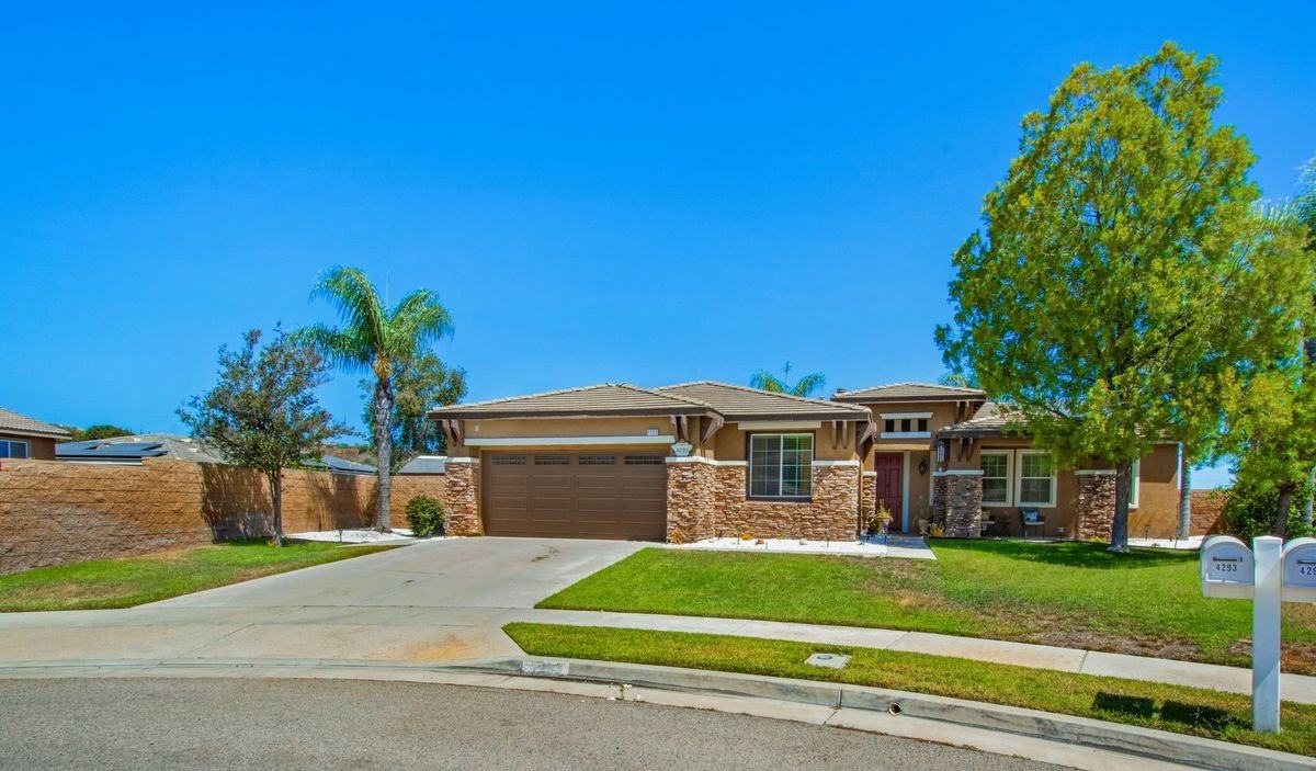 4293 Sotogrande Cir - Photo 3 of 33