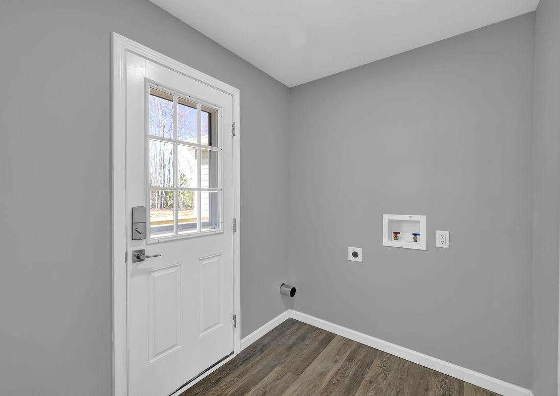 129 Redwood Road - Photo 2 of 44