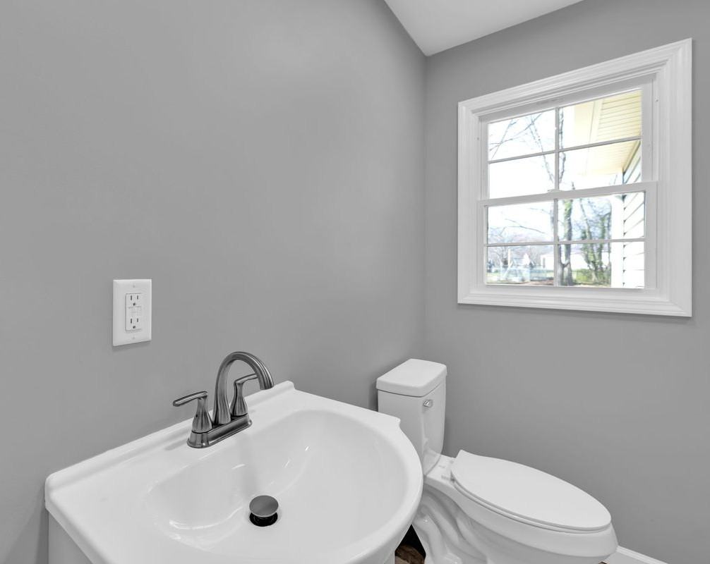 129 Redwood Road - Photo 4 of 44