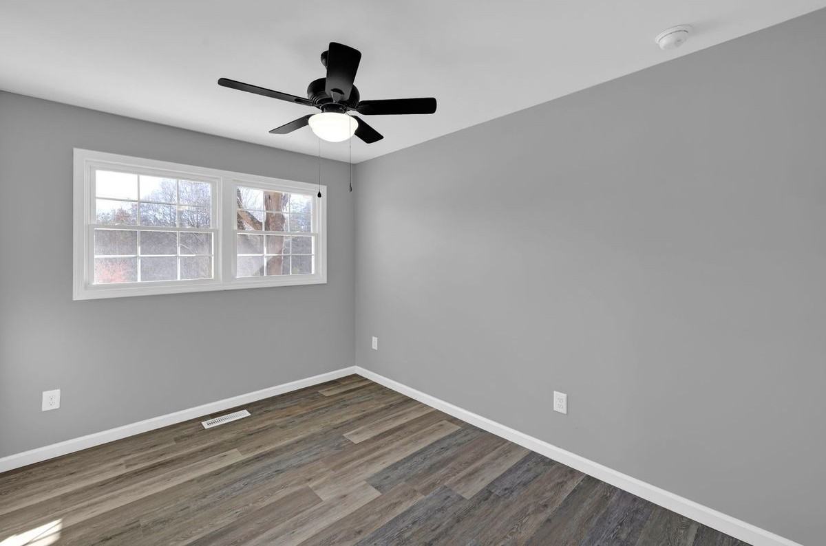 129 Redwood Road - Photo 5 of 44