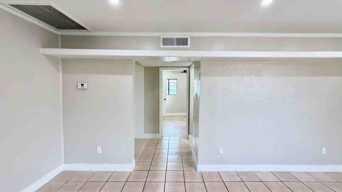 2324 W Maricopa St ##Apt - Photo 4 of 11