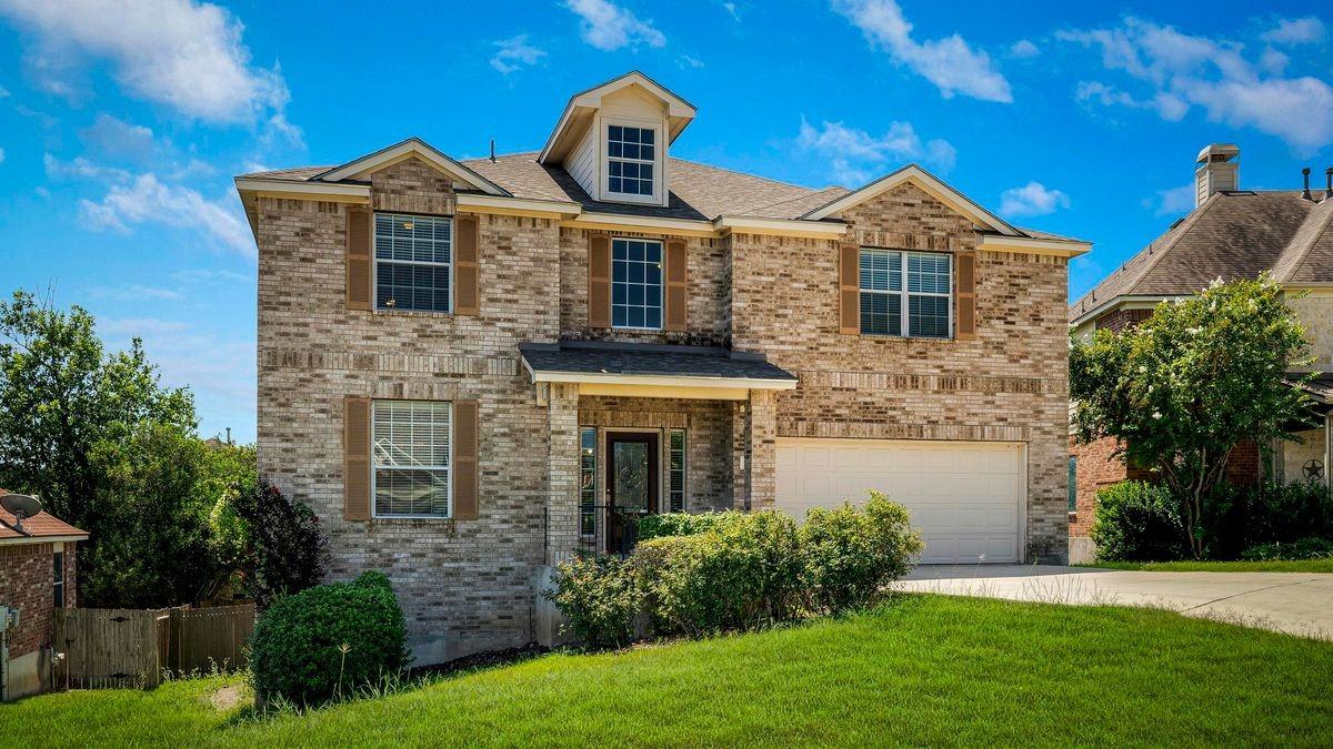 606 Buckle Ct - Photo 2 of 27