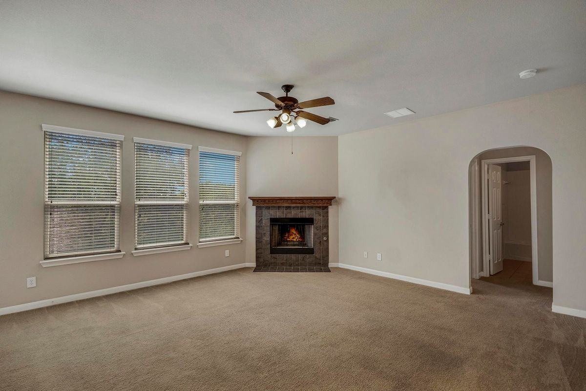 606 Buckle Ct - Photo 5 of 27