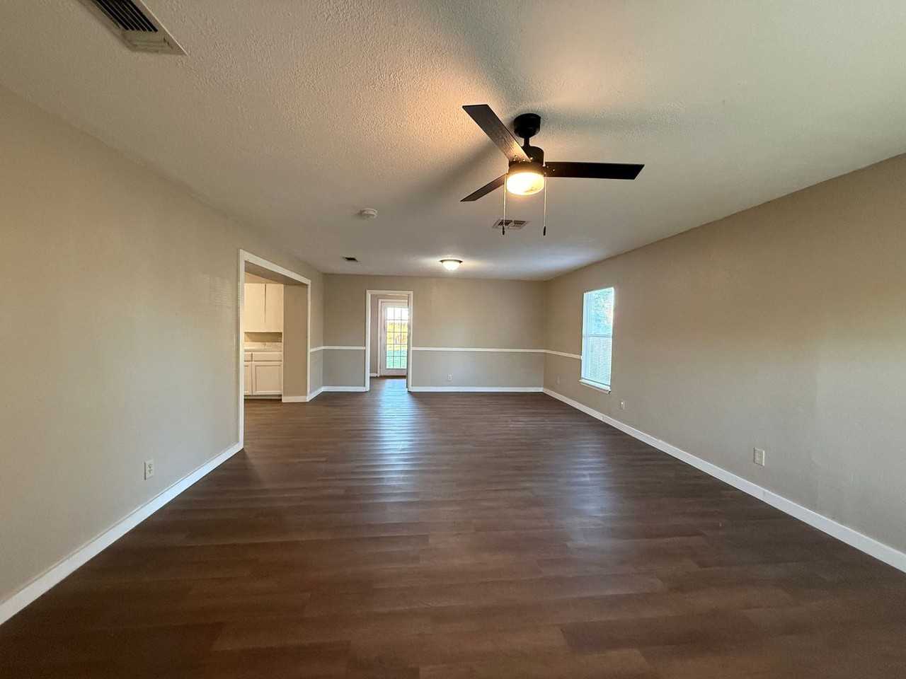 908 East 23rd Street - Photo 5 of 17