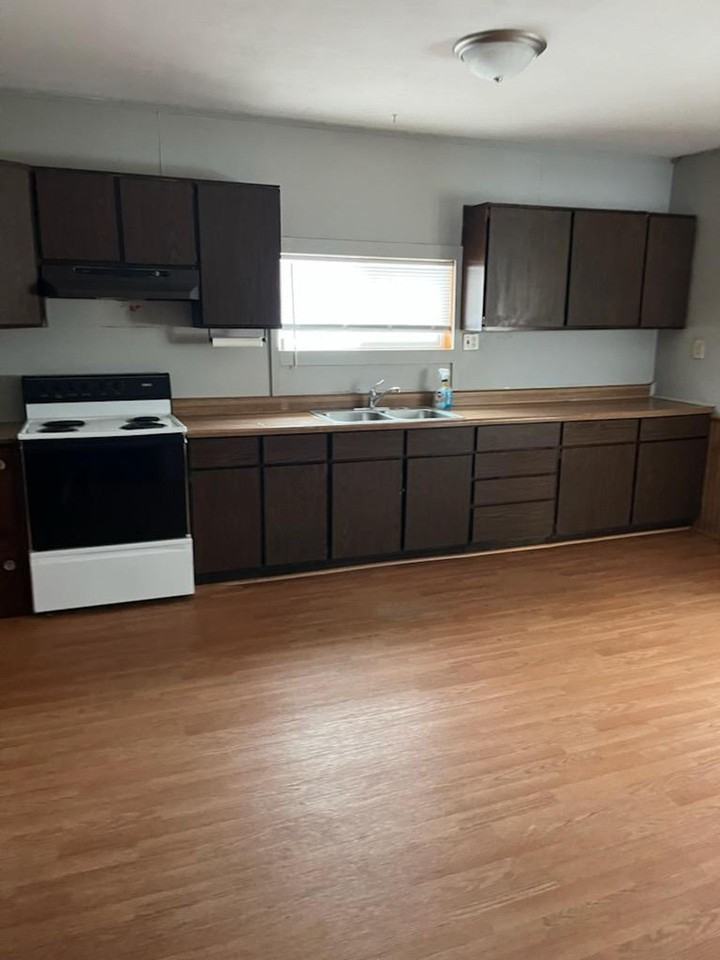 3 Bedroom, 2 Bath House - Photo 2 of 15