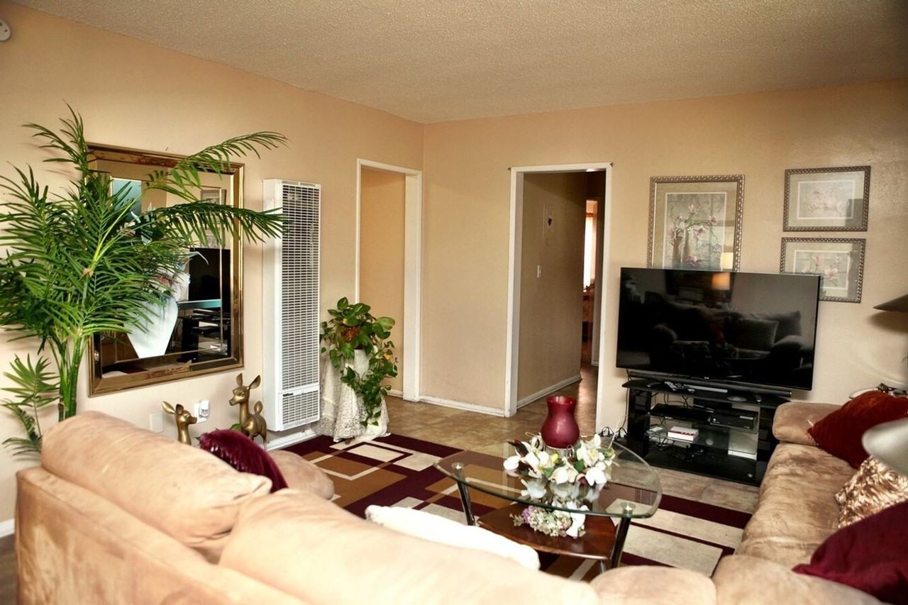 Courtyard Gardens Apartments - Photo 6 of 19