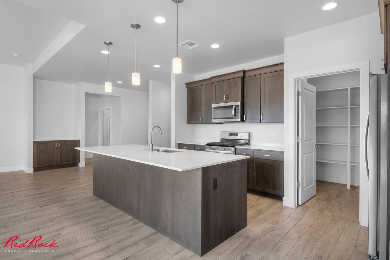 2128 N Montagna St - Photo 5 of 37