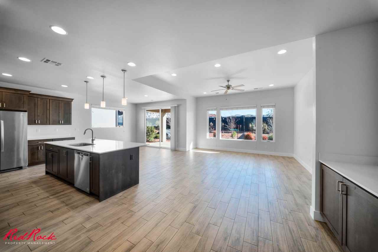 2128 N Montagna St - Photo 3 of 37