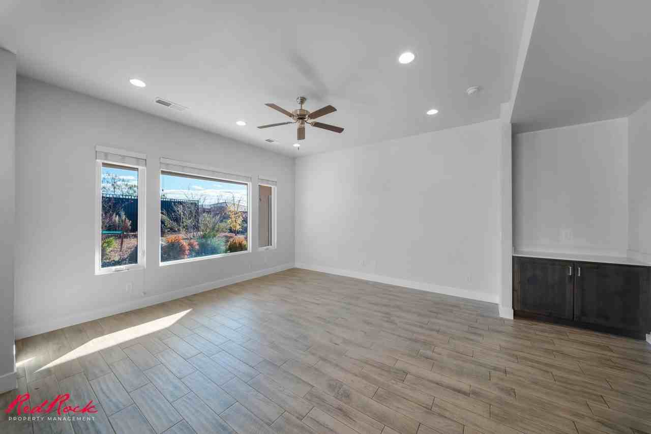 2128 N Montagna St - Photo 7 of 37