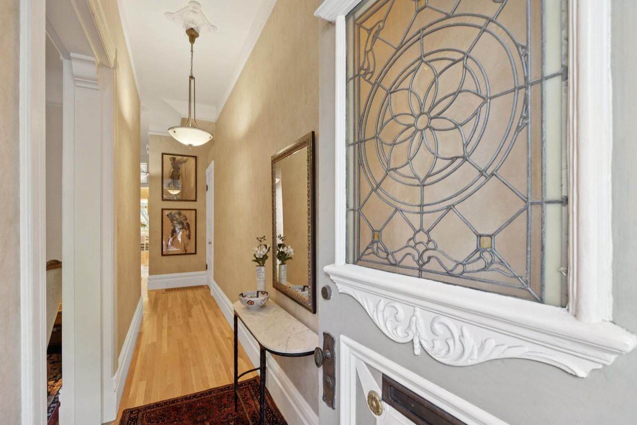 571 Buena Vista Avenue West - Photo 3 of 21