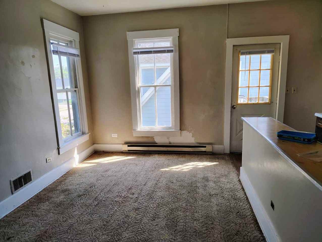 620 1/2 S 8th St - Photo 4 of 6