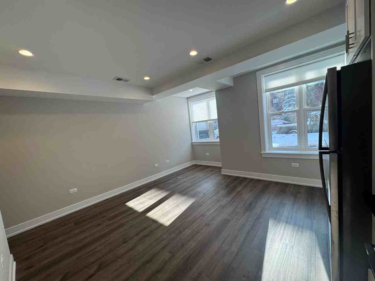 1710 W Lunt - Photo 6 of 17