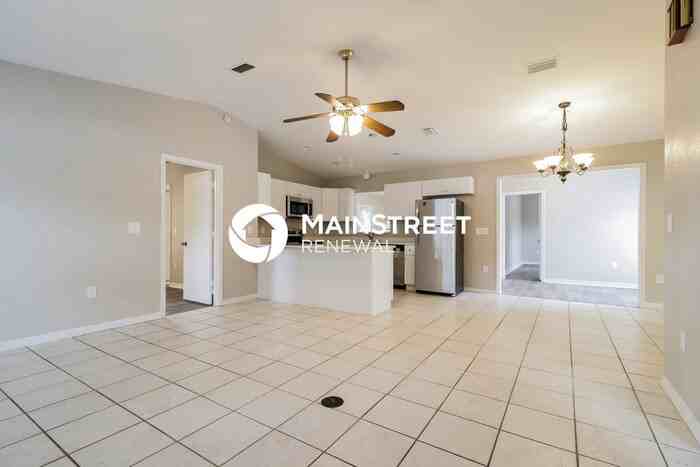 136 Grace St - Photo 3 of 16