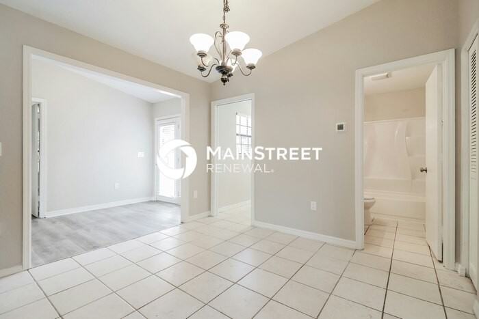 136 Grace St - Photo 4 of 16