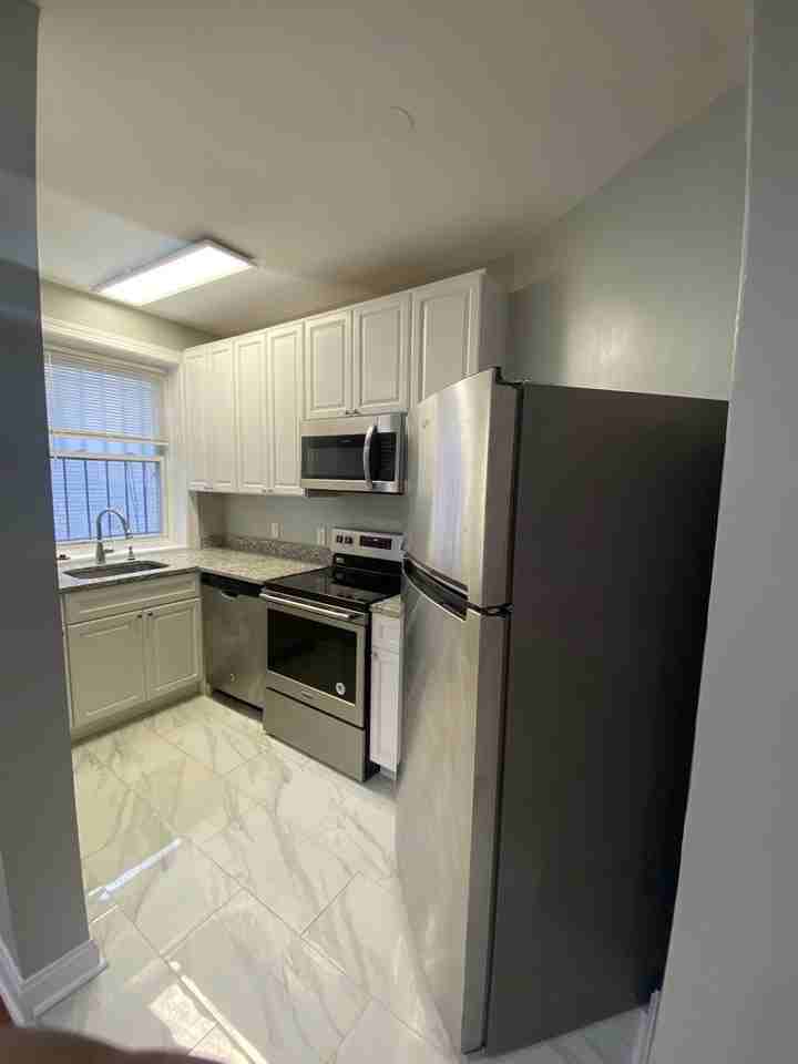 1818 Kalorama LLC - Photo 2 of 36