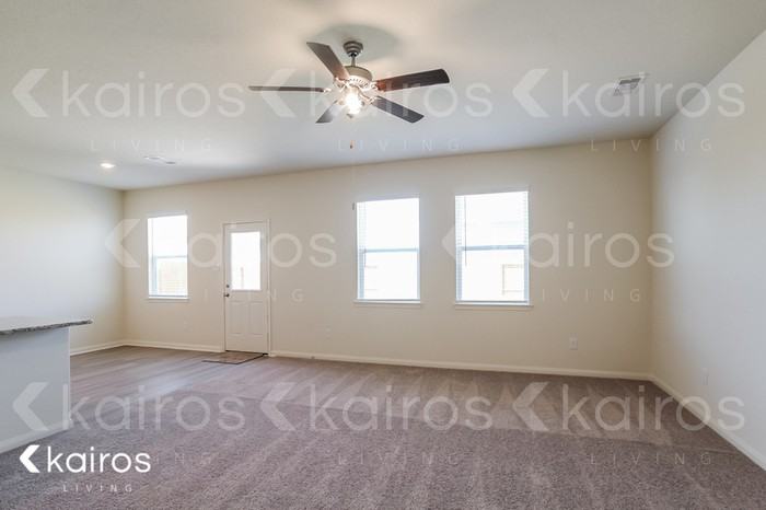 8415 Hannah Rd - Photo 4 of 17