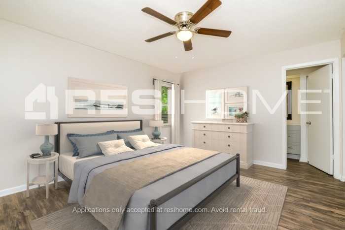 7404 N Packwood Ave - Photo 7 of 19