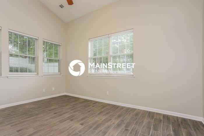 688 Windcroft Cir Nw - Photo 3 of 17