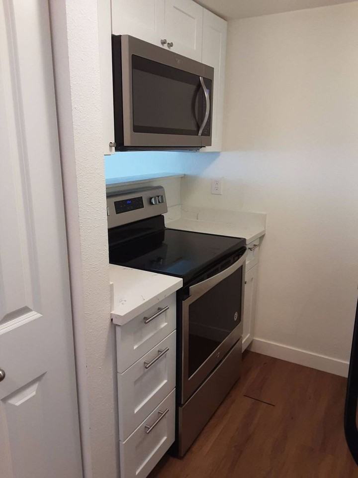 SOCA Townhomes 2005 - Photo 4 of 5