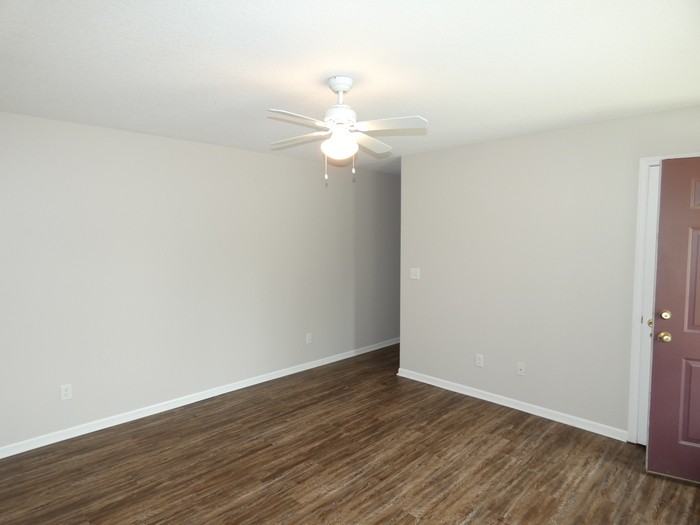 3612 Northeast 72nd Street - Photo 5 of 21