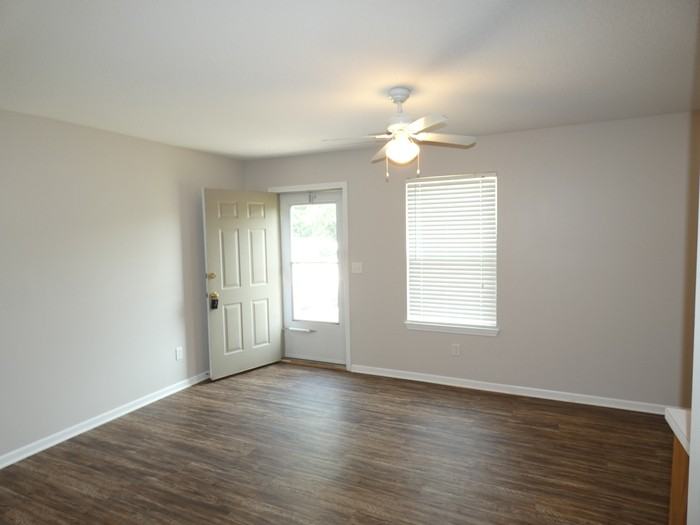 3612 Northeast 72nd Street - Photo 6 of 21