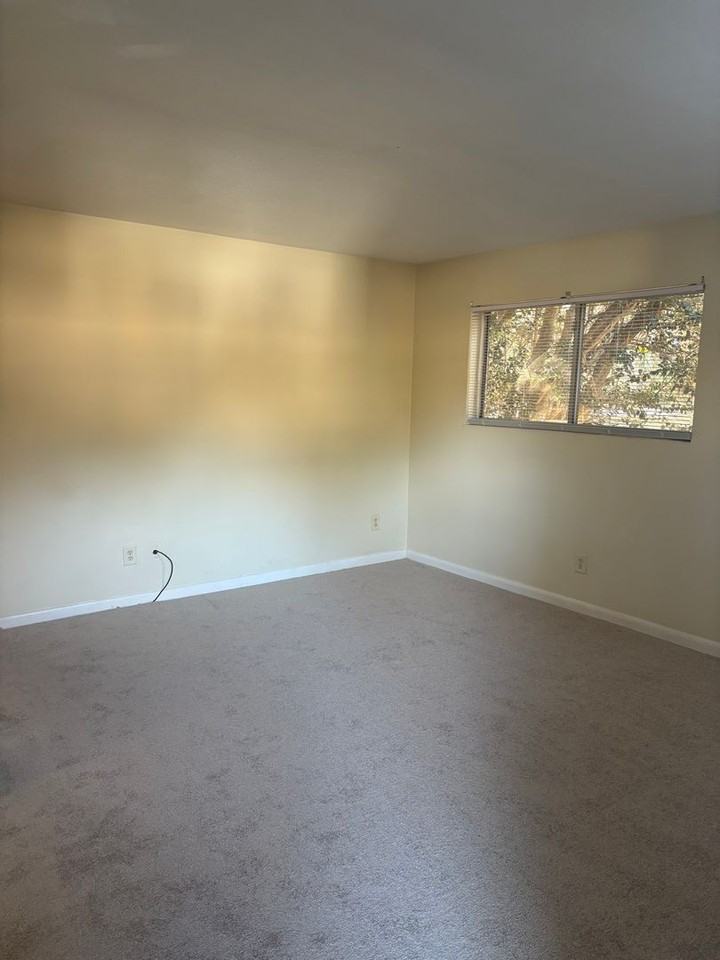 Shepherd Lane - Photo 5 of 10