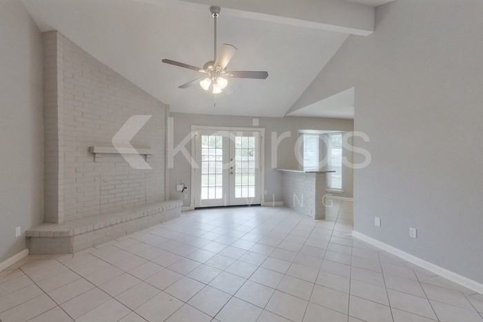 4535 Sloangate Dr - Photo 4 of 20