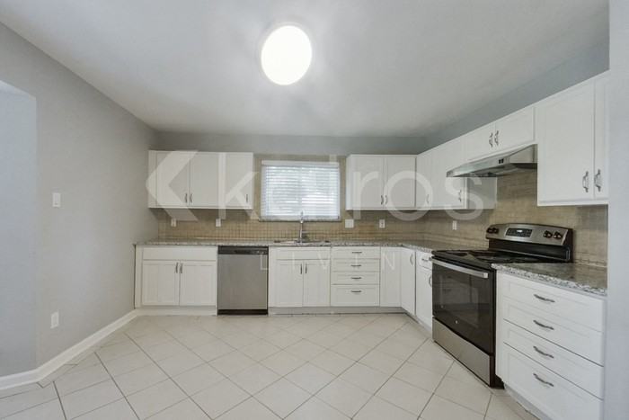 4535 Sloangate Dr - Photo 7 of 20