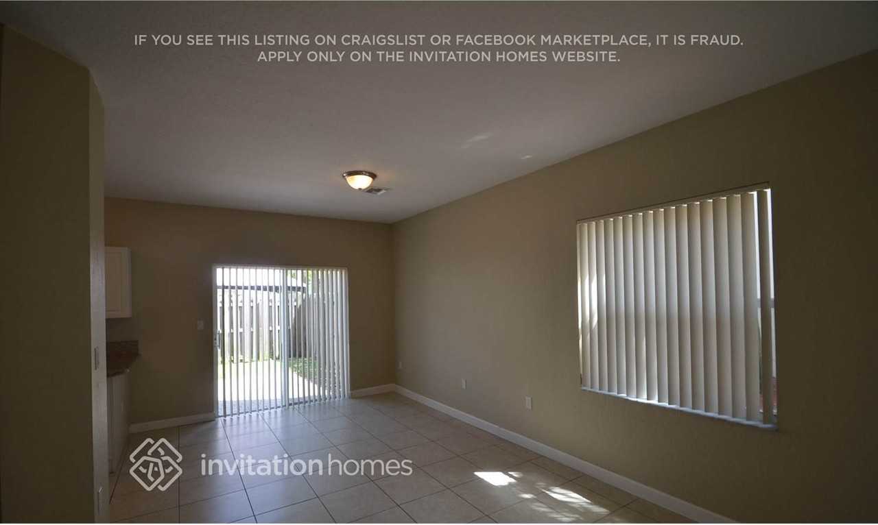 22565 Southwest 89th Place - Photo 2 of 10