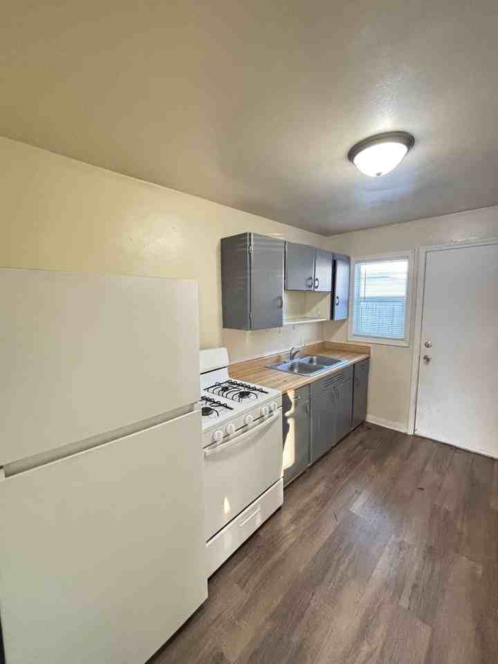 425 E Campbell Ave - Photo 3 of 7