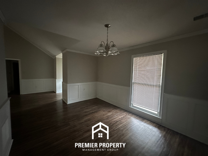 968 Boones Hollow Dr - Photo 2 of 23