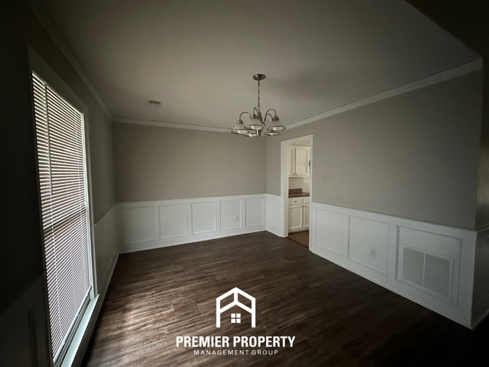 968 Boones Hollow Dr - Photo 3 of 23