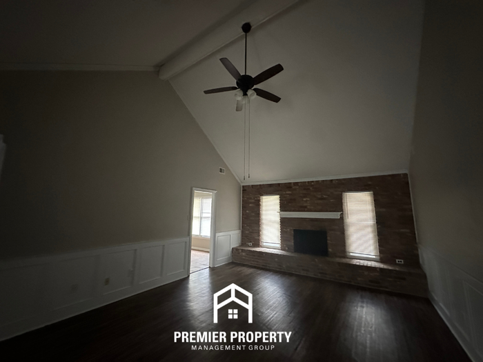 968 Boones Hollow Dr - Photo 5 of 23