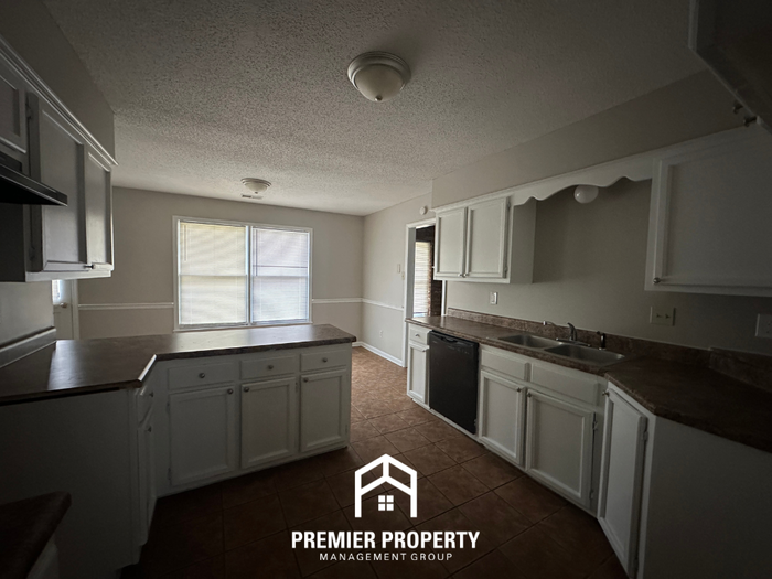 968 Boones Hollow Dr - Photo 6 of 23