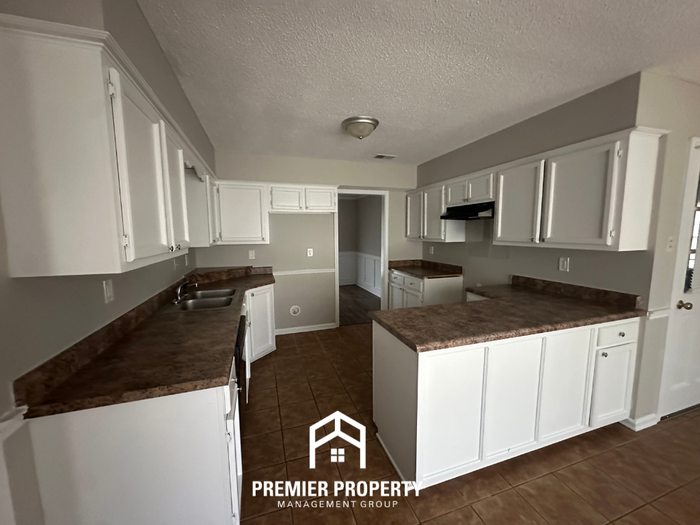 968 Boones Hollow Dr - Photo 7 of 23