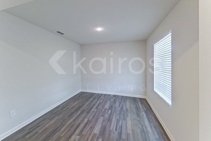 1600 Forsyth St - Photo 4 of 27