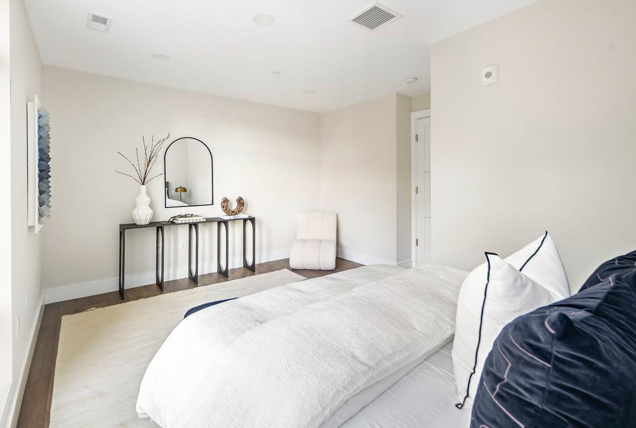 20 Kinmonth Rd - Photo 4 of 29