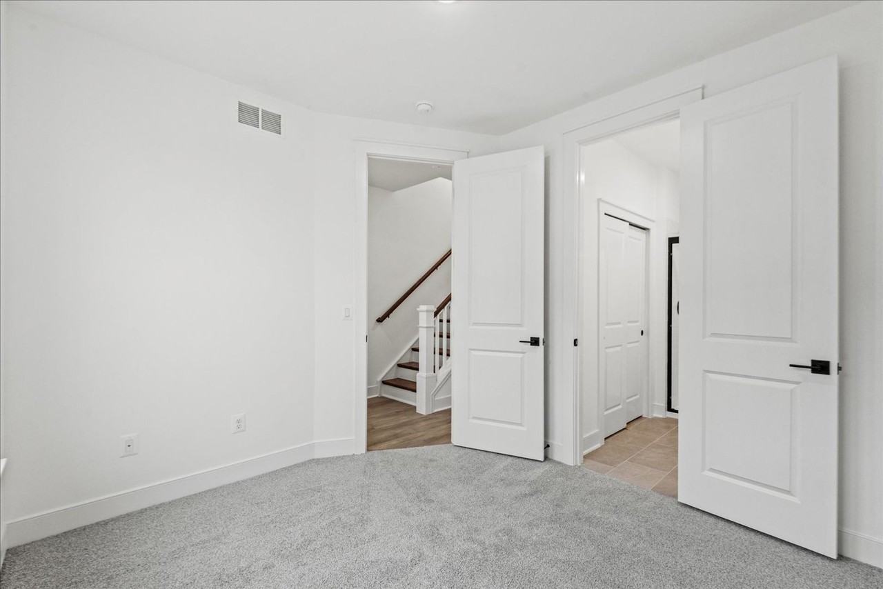 9407 Pacific Elm St - Photo 7 of 37