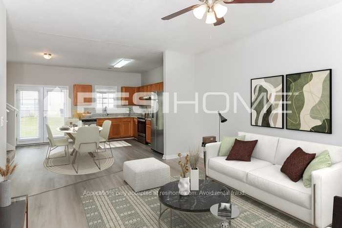 310 Kayla Ct - Photo 3 of 13