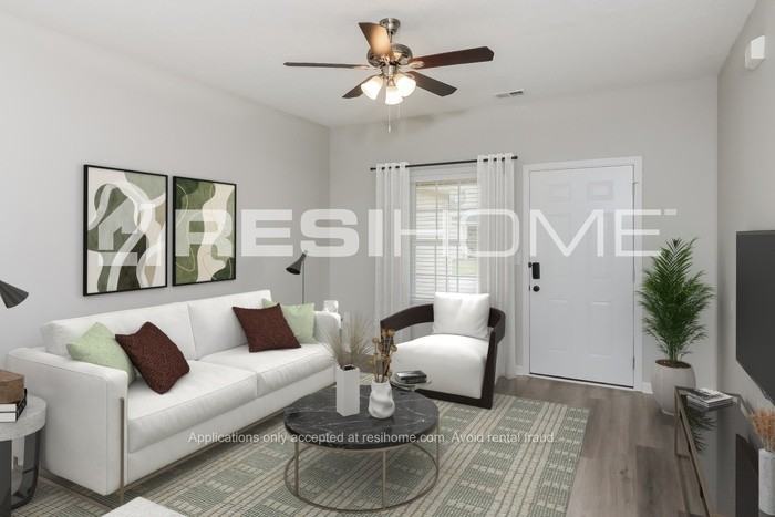 310 Kayla Ct - Photo 4 of 13