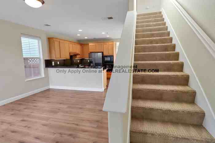 1186 Cherrybrooke Common - Photo 7 of 31