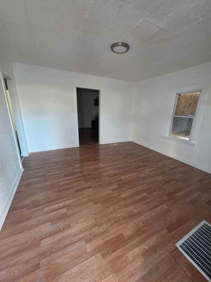 854 Mildred Avenue - Photo 2 of 9