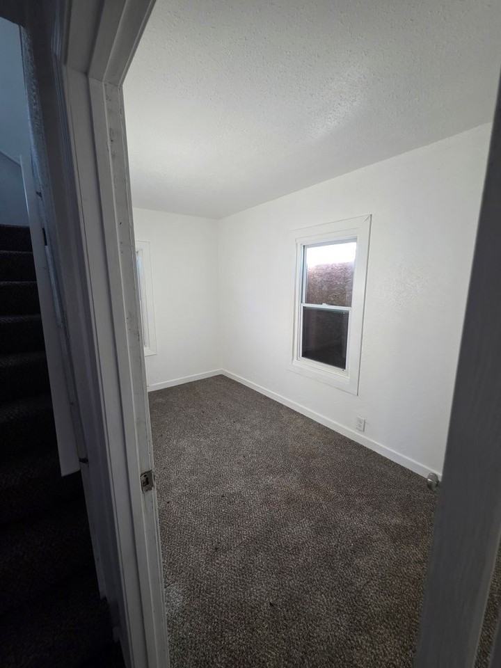 854 Mildred Avenue - Photo 4 of 9