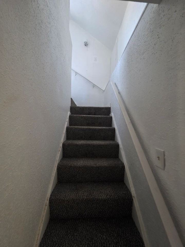 854 Mildred Avenue - Photo 7 of 9